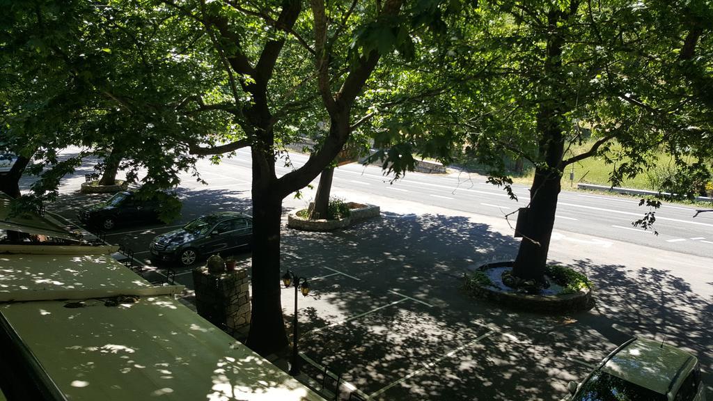 Hani Zemenou Arachova Exterior photo